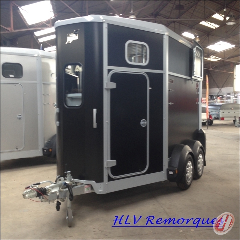 Van 2 places Ifor Williams HB506 Confort NOIR Pont-Portes + Baies Van 2 places Ifor Williams HB506 Confort NOIR Pont-Portes + Baies