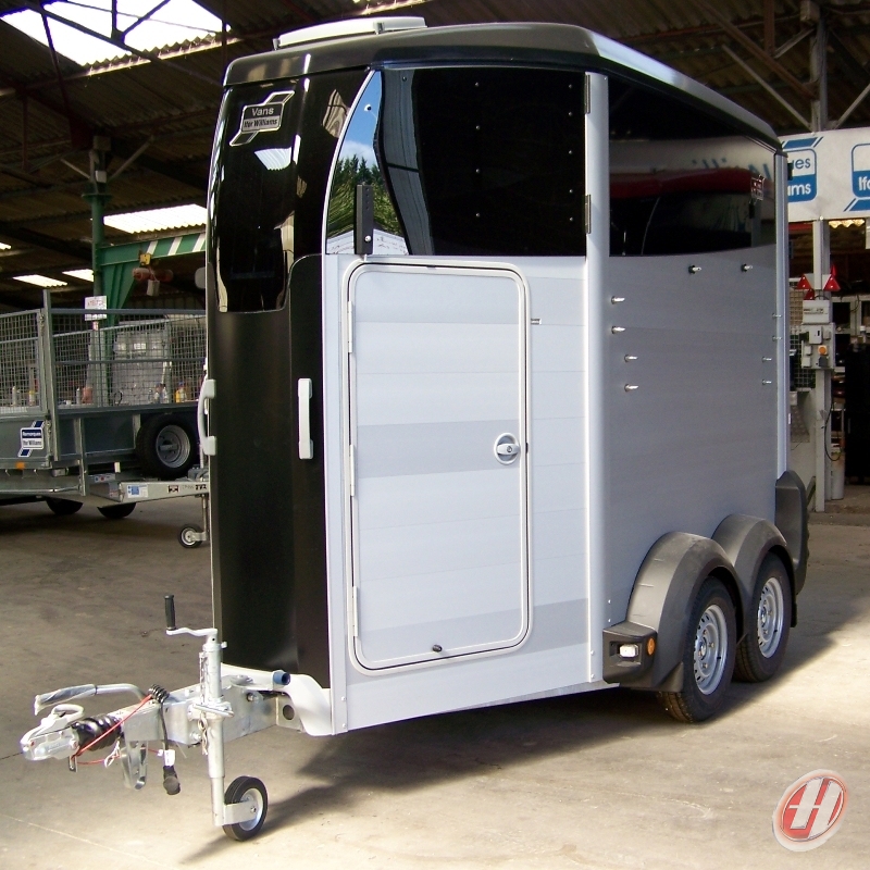 Van 1 place 1/2 Ifor Williams HBX403 Confort - Noir HBX403 NOIR